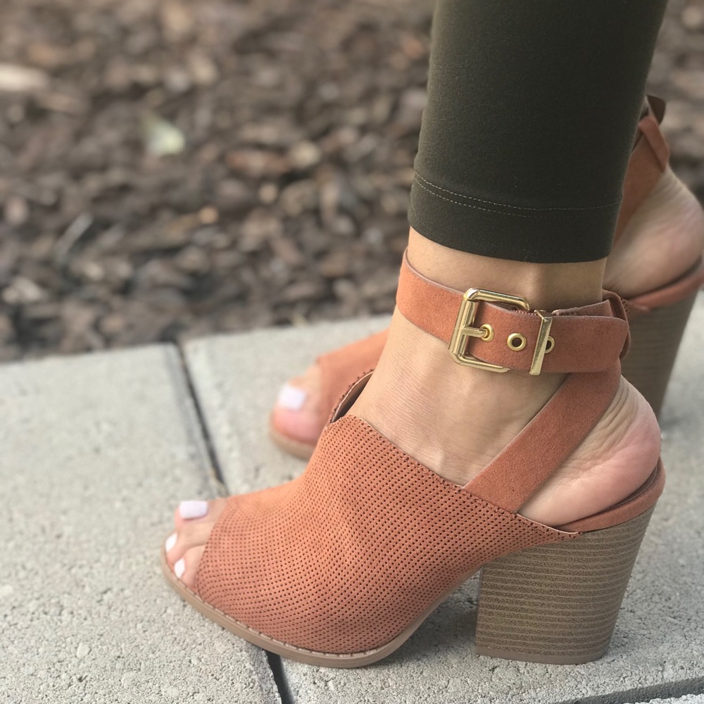 🍁Sesy block heels🍁 - Picture 2 of 3